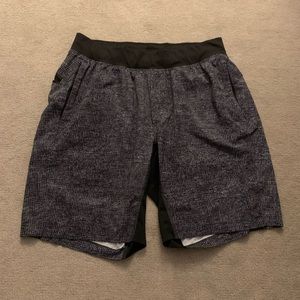 Men’s Lululemon Athletic Shorts Size L Black/White/Gray Unlined